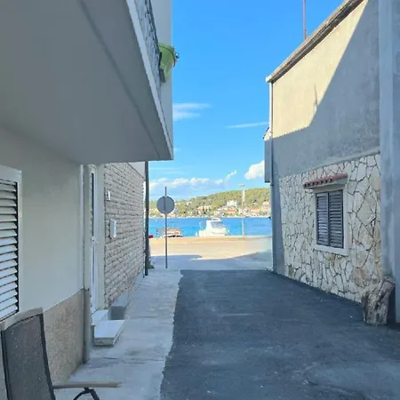 Apartment Mac Hulas By The Sea Tisno