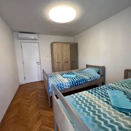 Mac Hulas By The Sea Apartment Tisno