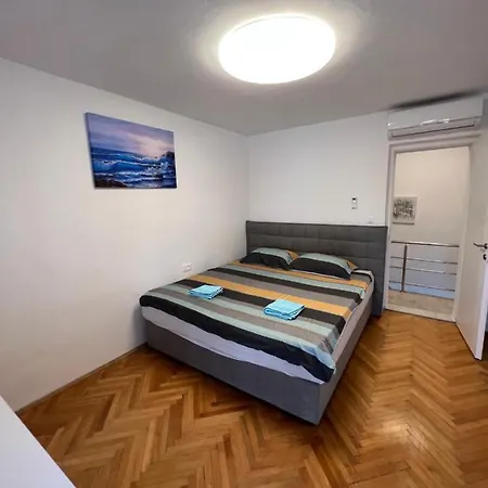 Casa De Tisno ティスノ