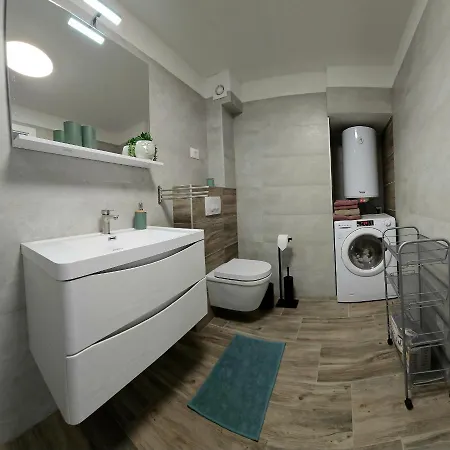 Mac Hulas By The Sea