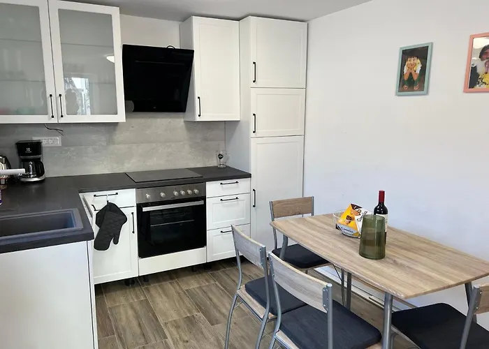 Mac Hulas By The Sea טיסנו