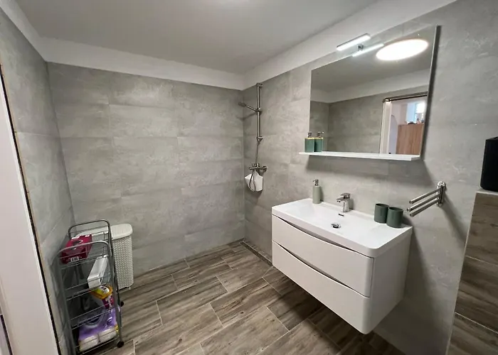 Mac Hulas By The Sea