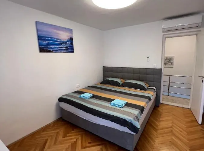 Mac Hulas By The Sea טיסנו